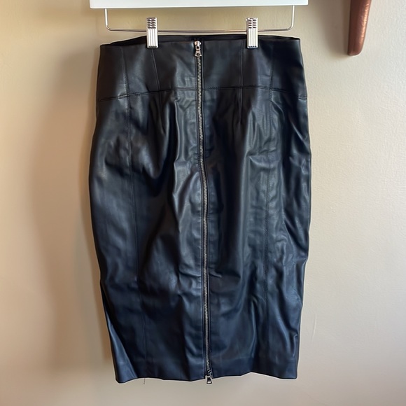 Express Leather MIDI Skirt - Picture 2 of 2